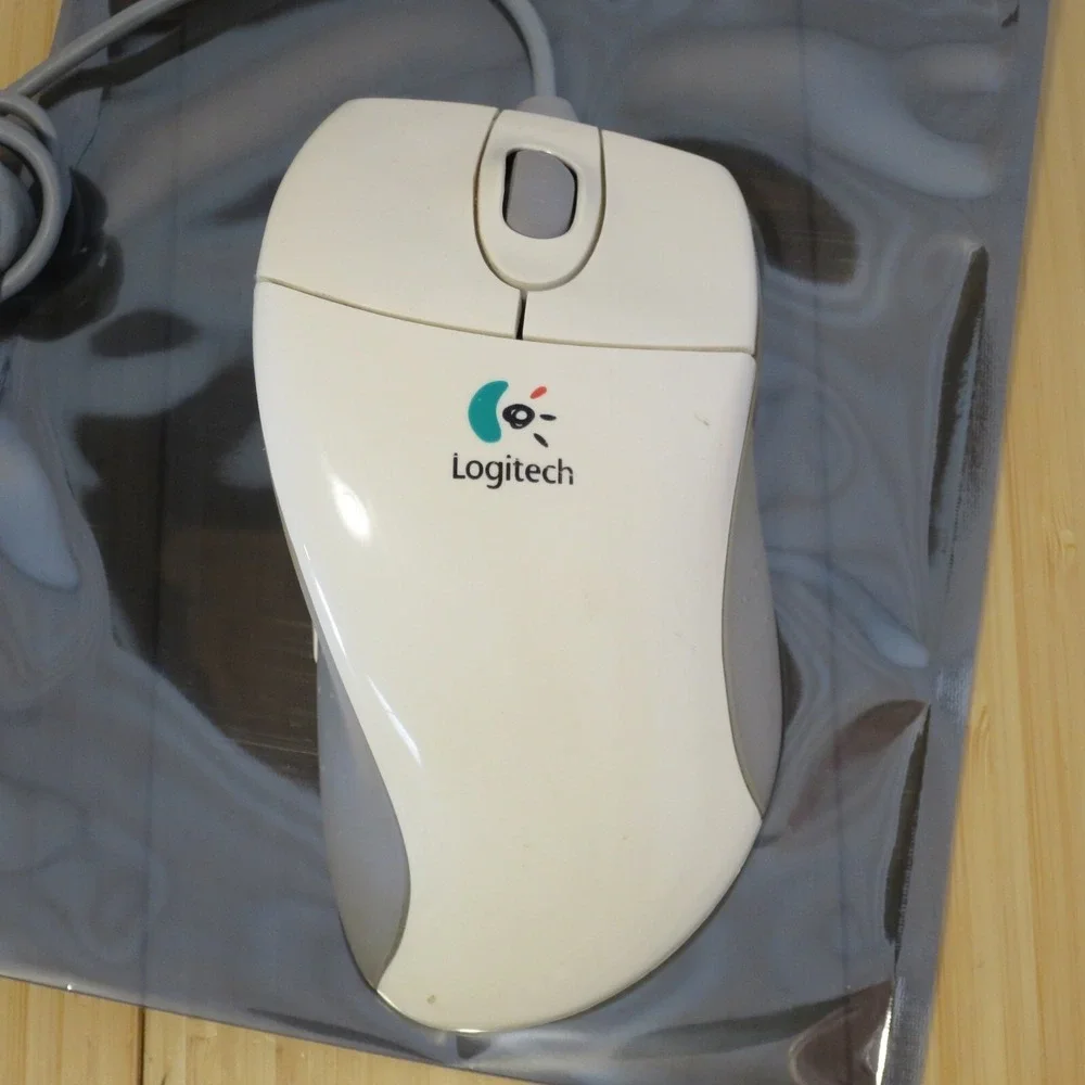 Logitech M-CW47 Ergonomic MouseMan Wheel‎ Mouse with Mouse Ball - Tested - 03